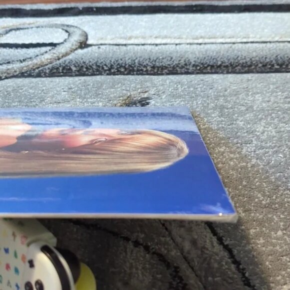 Sabrina Carpenter Short And Sweet Vinyl with Signed insert Brand New - Picture 11 of 14